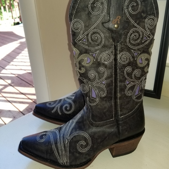 Shoes - NWT grey leather cowgirl boots
